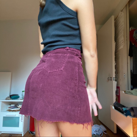 BRANDY MELVILLE SKIRT - Picture 2 of 6